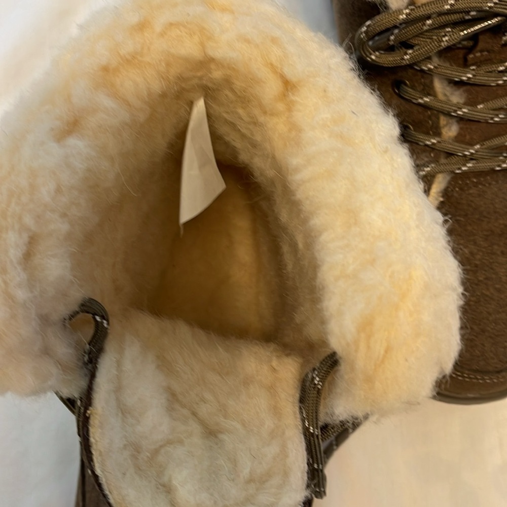BEARPAW Cozy Brown Shearling-Lined Boots - Picture 3 of 7